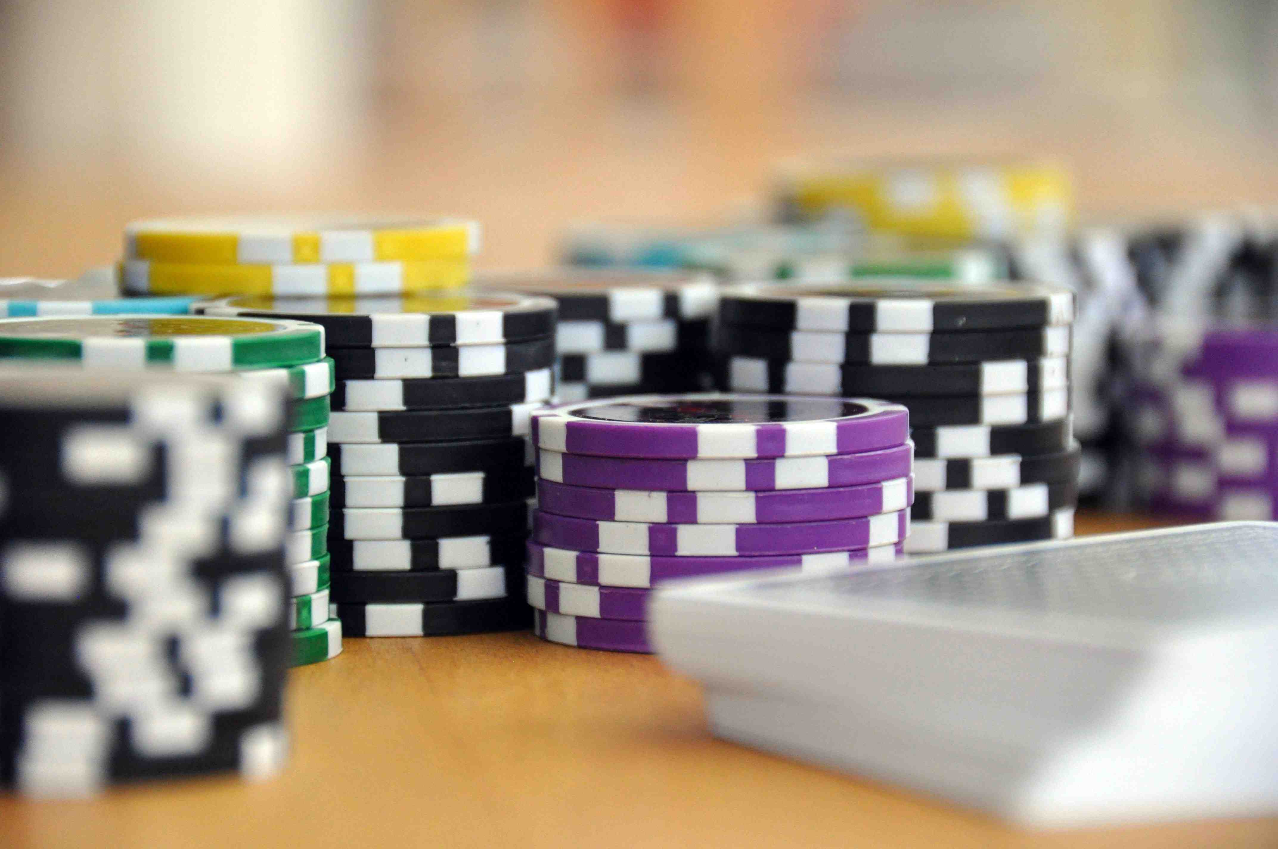 67 bet হোমপেজে মোবাইল গেমিং দৃশ্য
